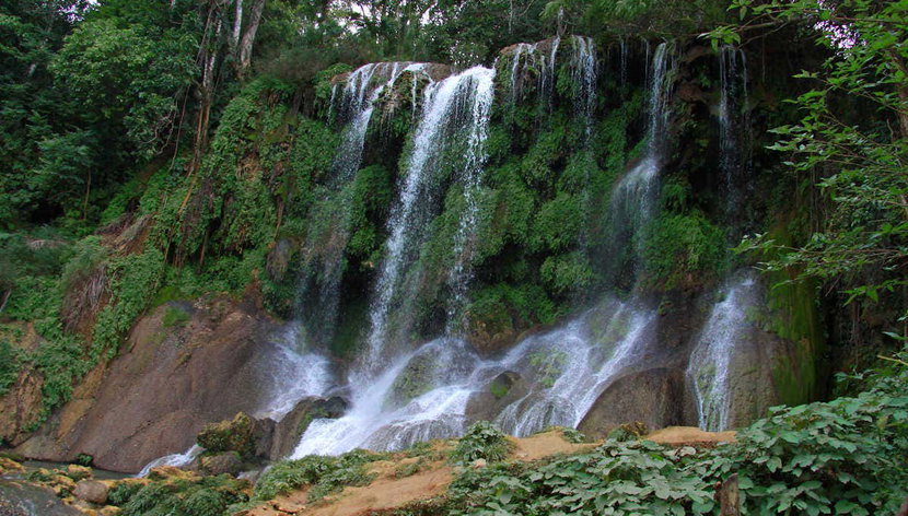 Trinidad, Cienfuegos, Viñales y los Cayos en 9 días - Foto 3, Cascada El Nicho entre bosques tropicales