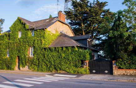 Au domaine des anges, 3 gîtes luxueux avec Jacuzzi privatif, sauna, mini-piscine, piscine extérieure chauffée en saison - Foto 30