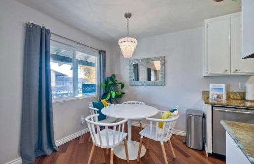 90 Walk Score - Steps to Beach & Dining - Reserved Parking - Photo 7