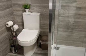 Home from Home near LFC & train station - Foto 7