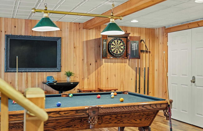 Mountain Escape With Game Room, Balcony & Stunning Views in the Poconos Christina - Foto 17