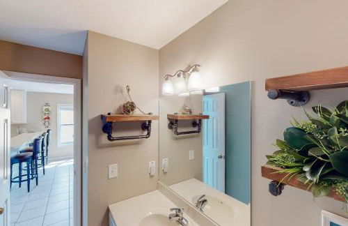 Family Lake Escape Sleeps 12 Shared Pool Dock - Foto 12