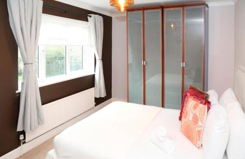 Hassocks Hideaway with Parking Garden - Foto 16