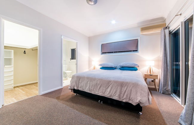 Sunset Escape - Cannonvale - Photo 1