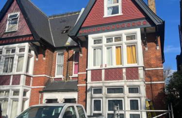 Great ground floor studio in ealing - Photo 4