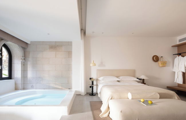 Miyue Roman Holiday Bubble Pool hotel - Photo 14