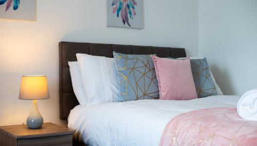 City Access - 3 Beds - Parking - Smart TVs - Foto 4