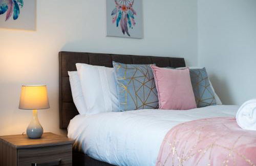 City Access - 3 Beds - Parking - Smart TVs - Foto 4