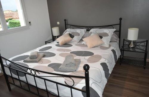 villa classée 4 étoiles avec piscine et boulodrome - Photo 24