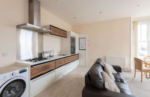 CASTLEBANK HOUSE FLATS, DINGWALL - Photo 2