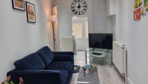 Brand New Studio Apartment! - Photo 1