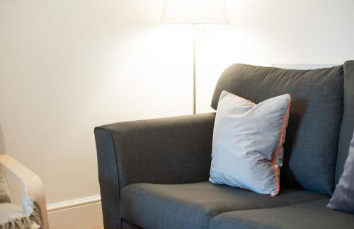 4-Bed Contractor Home - Garden - Near M4 & City - Foto 24