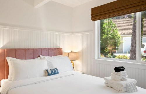 Scout's Lakehouse Retreat by Colby & Conrad - Foto 19