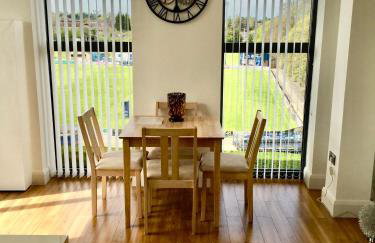 Castle Quarter - Free Parking - Fast Fibre - Foto 2