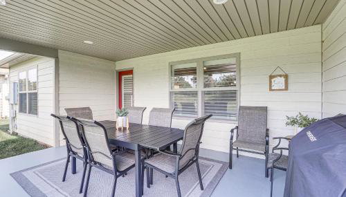 2 Mi to Main Street Family Home in Winfield! - Foto 3