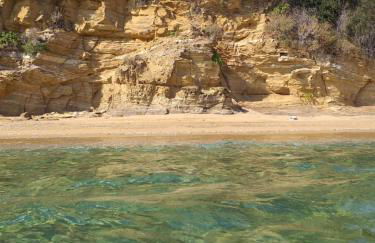 Το Σπιτι με την Σπηλιά - Foto 13