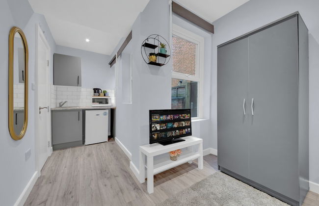 Serviced Ensuite Room In West Drayton London UB7 - Photo 10