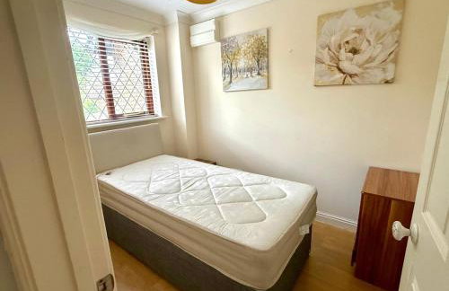 Big 6 bedroom house in Biddenham with 3 bathrooms - Foto 12