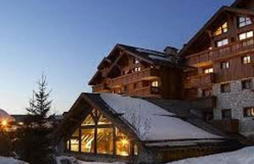 Appartement spacieux proche pistes avec piscine et parking - FR-1-566-71 - Foto 19