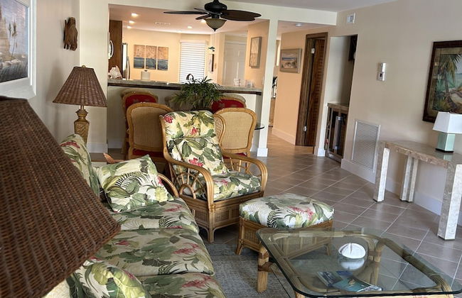 Gorgeous 2 bedroom condo with panoramic views of the Atlantic Ocean. 2 Condo by RedAwning - Photo 16