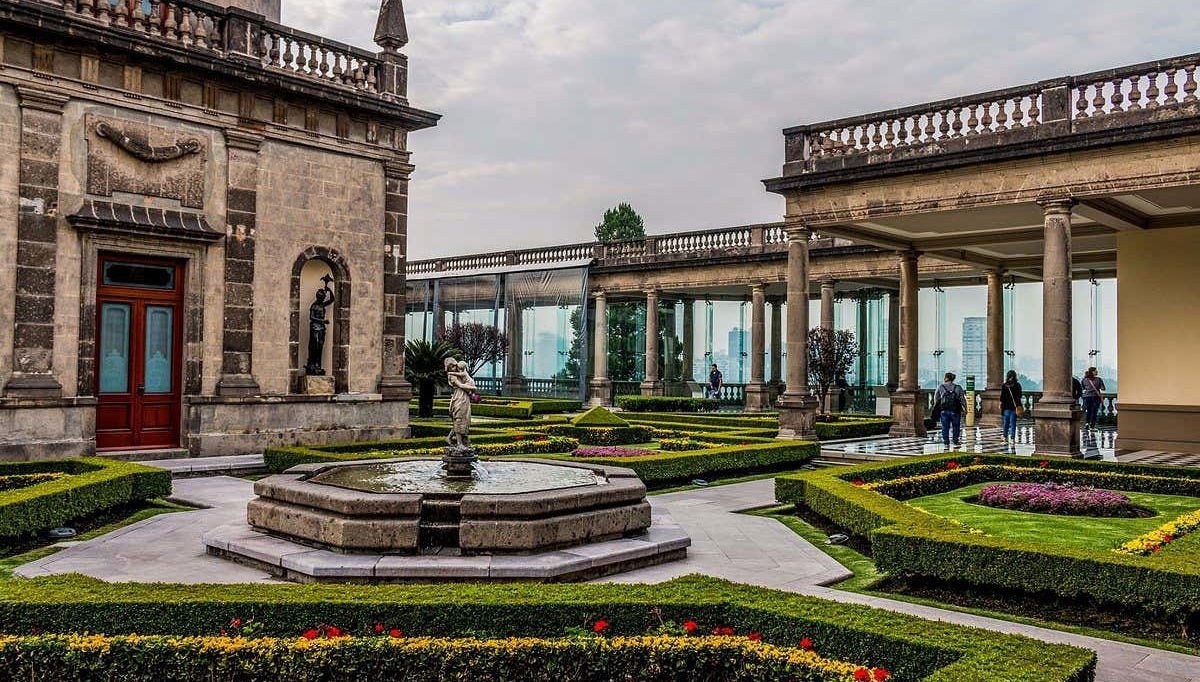 Vous découvrirez la majesté du château de Chapultepec