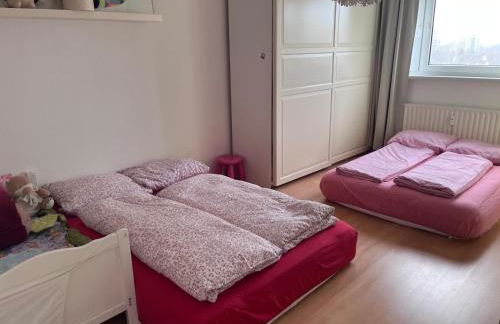 Zentrale, helle Wohnung mit Balkon! Ideal für Messe, Business und Städtereise - Foto 3