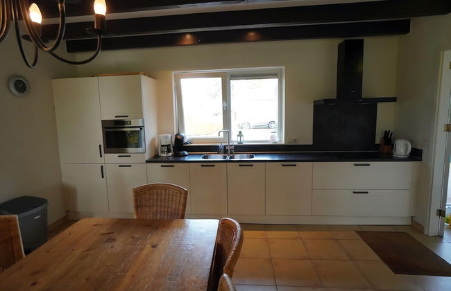 Holiday Home with Meadow View near Forests - Foto 6