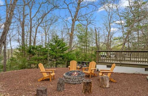 Resort Getaway - Golf, BMX trail, Hot Tub & Arcade! - Foto 9