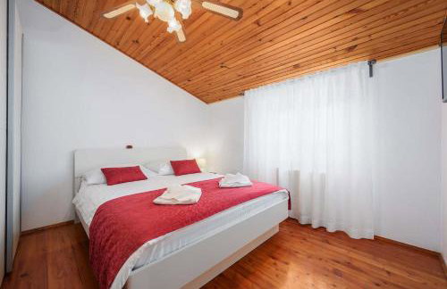 Villa Eufemia near Poreč with large garden and outdoor playground for kids - Foto 28