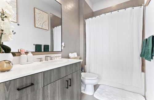 NEW! Royal Penthouse King Bed Amazing Views! - Foto 6