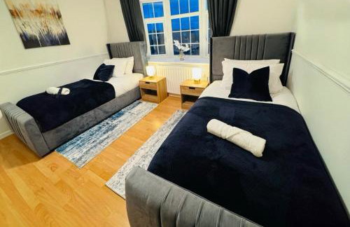 Luxury 5-bed Bungalow, Hot Tub, Games & Gated Parking - Foto 21