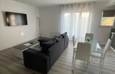 Maison 100m2 uniquement famille & professionnel - Foto 6