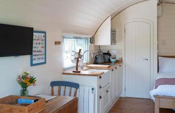 Orchard Farm Luxury Glamping and Campsite - Photo 2