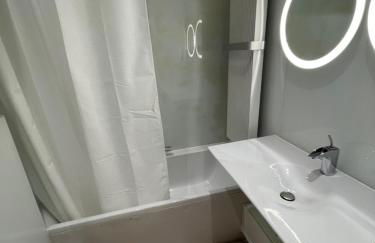 Modern self-contained Ground and Basement studios - Foto 27