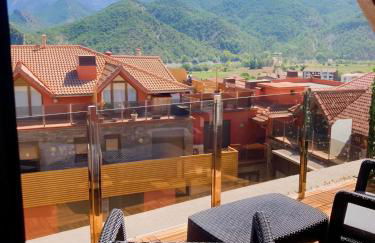 Apartament dúplex amb vistes al Pirineu català - Photo 4