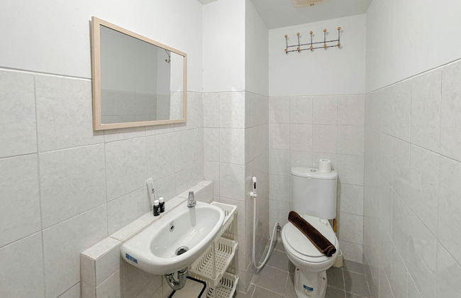 Best Price And Comfortable Stay Studio At Suncity Residence Apartment - Photo 16