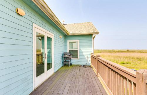 Canal-Front Coastal Getaway in Gilchrist with Deck - Foto 27