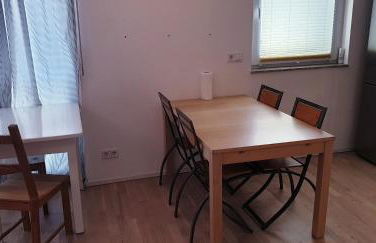 Bright by Trade Fair ICM 15 min direct to City Center 2-BedRoom full 2-BathRoom, free Parking, Balcony, Family and Business friendly - Foto 31