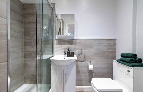 St Johns, Wakefield - Self check in & free parking - Foto 7