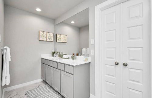 Elegant Exquisite 4Bedroom Home in Katy with High speed WiFi - Foto 15