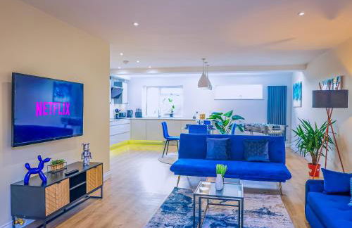 Deja Blue Luxury 3BR Home By AltoLuxoExperience Short Lets & Serviced Accommodation With Free Wifi & Parking - Foto 11