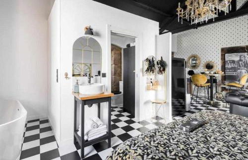 La Suite Años 20 Bañera, chimenea de leña y terraza - Foto 12