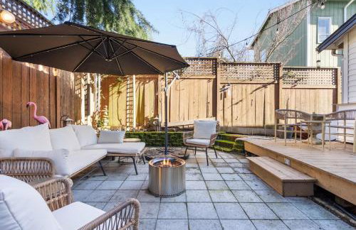 Urban Oasis with Cedar Hot Tub - Foto 1