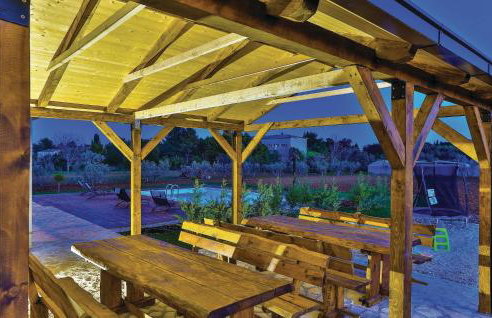 2 Bedroom Stunning Apartment In Divulje - Foto 8