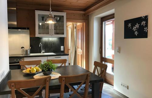 BERGSUCHT-Ruhpolding, Traumlage am sonnigen Südhang, kostenlose Parkplätze, schnelles WLAN, ruhige Sackgasse, NETFLIX inklusive - Foto 31