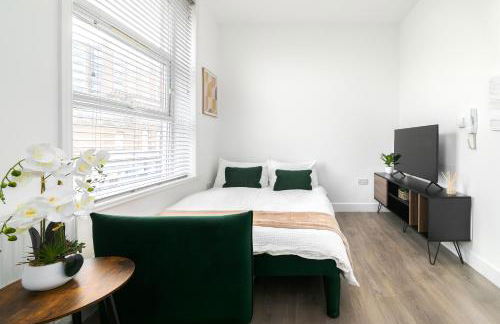 Stylish Apartment in Queens Park - Photo 17