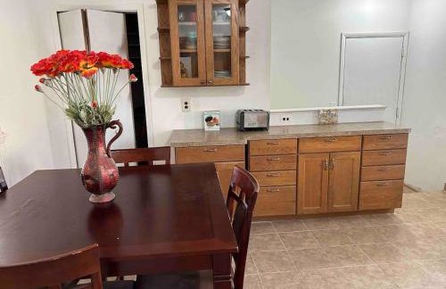 A Gem Central to Canton, Westland Livonia - Foto 10