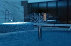 Studio by the River with Terrace, Basen, Sauna, Jacuzzi, Fitness - Foto 29