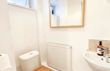 Oasis split level flat in Zone 1 - Photo 10