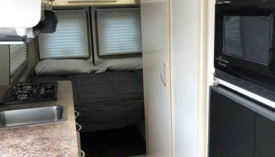 Private and cozy RV, direct bus to NYC Manhattan only 2 blocks away, MetLife Stadium FIFA World Cup 25 minutes away - Foto 2